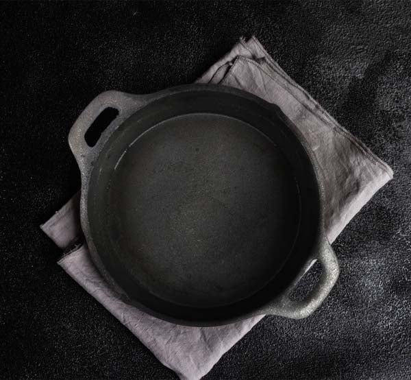 Cast Iron 9 inch Oven Skillet - Tredy Foods
