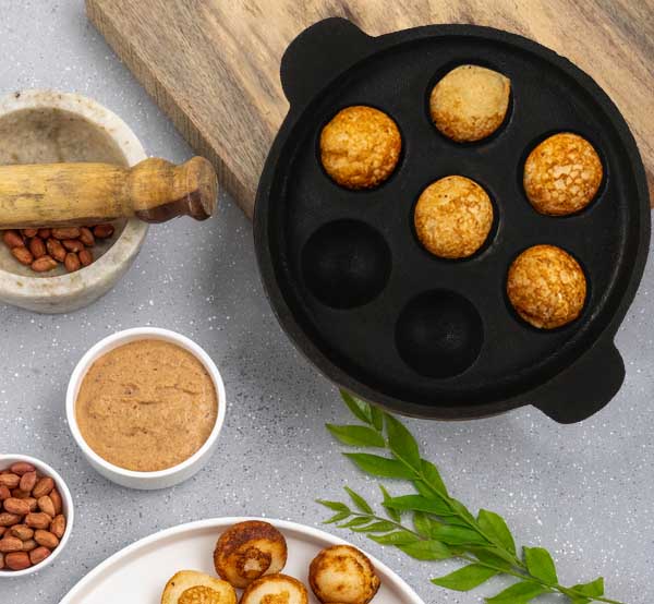 Cast Iron Paddu Tawa (7 Pits Paniyaram Kal) - Tredy Foods